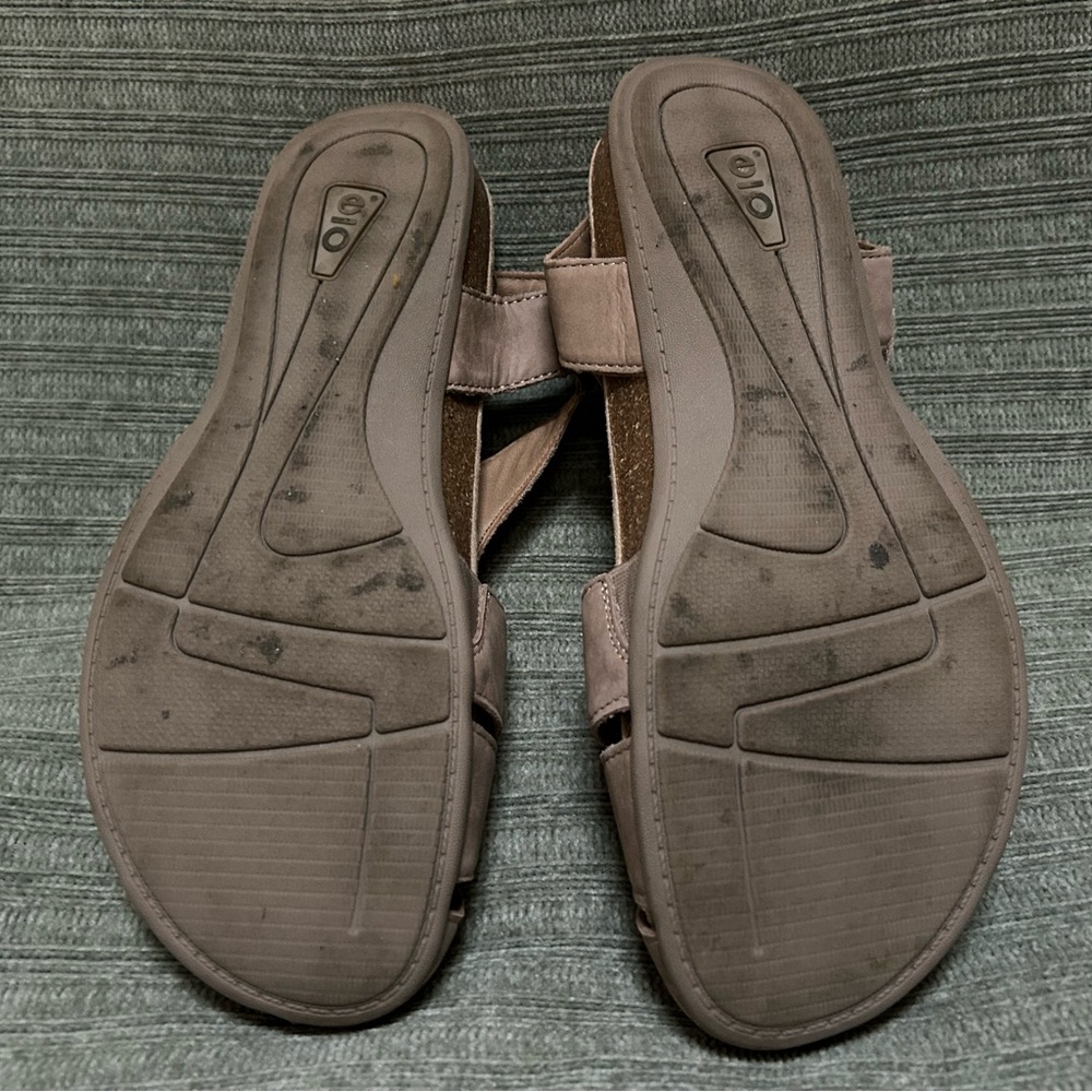 Earth Origins Women's Sandals in Taupe - Size 11 W (Gently Used) - Picture 7 of 7